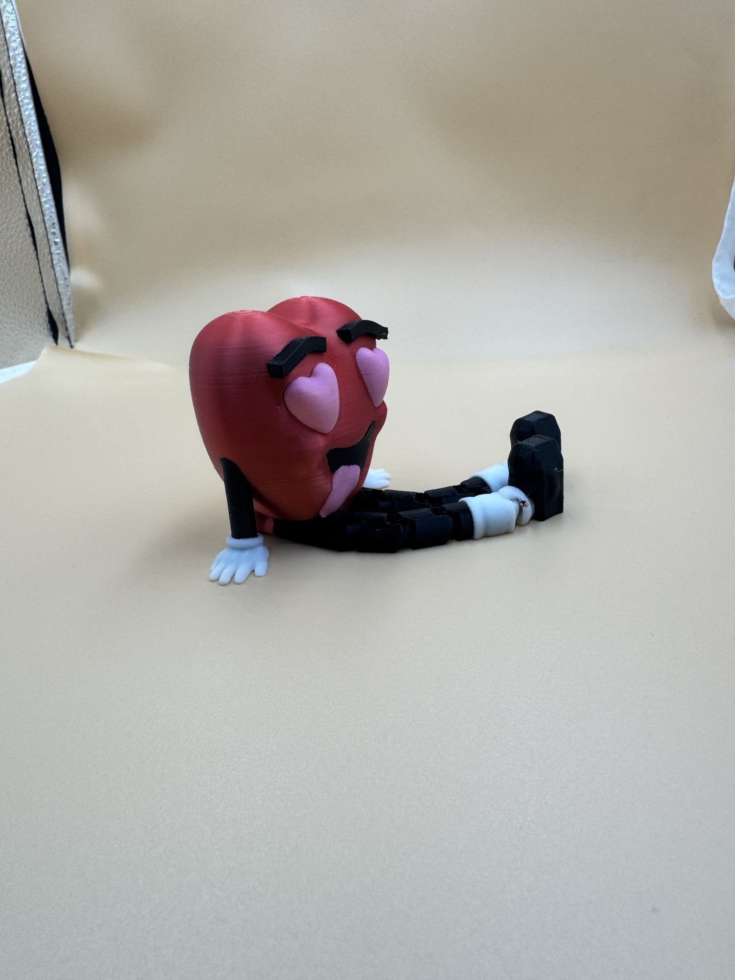 Smitten Flexi Heart, Heart with Heart Eyes and Tongue Out, Articulated 3D Printed Desk Buddy